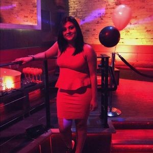 Guess two piece set - coral colour